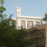 fasadrenovering under varm dag